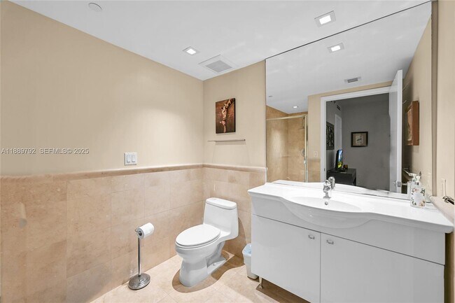 Building Photo - 1850 S Ocean Dr