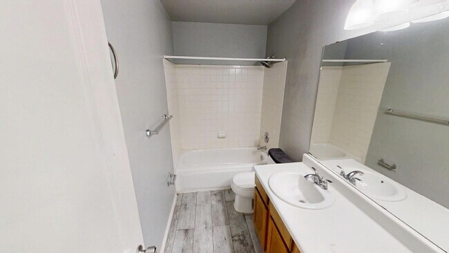 Building Photo - Welcome to your next home!