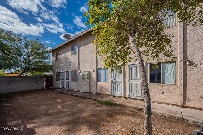 Building Photo - 12740 W Amy Dr