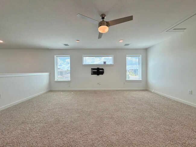 Building Photo - 2901 Louris Ln