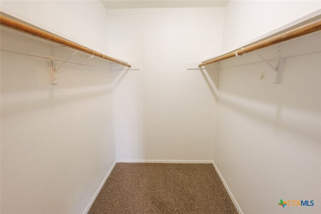 Building Photo - 229 Craddock Ave