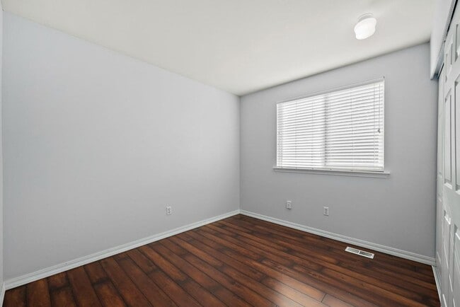 Building Photo - Modern 4-Bedroom Home with 5-Piece Primary...