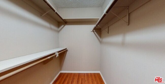 Building Photo - 6225 Canterbury Dr