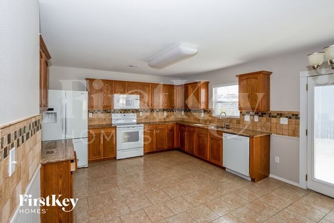 Building Photo - 1811 Rustic Barn Dr