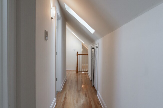 Building Photo - 1720 W Beach Ave