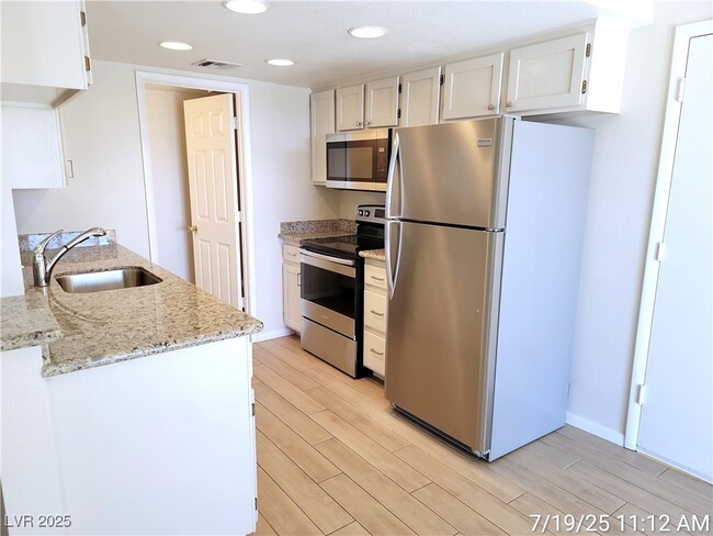 Building Photo - 1803 Plum Ct