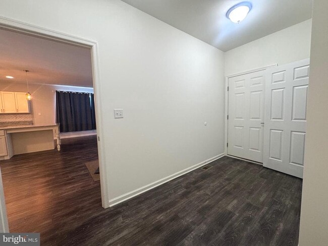 Building Photo - 148 Grissom Dr