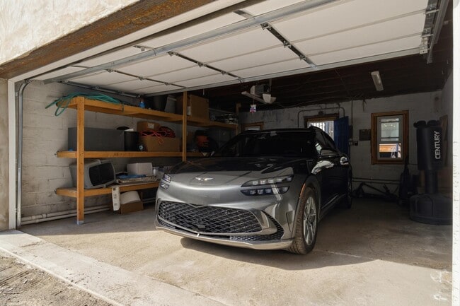 Building Photo - 303 4th St