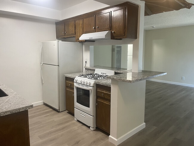 KITCHEN - 519 N Electric Ave