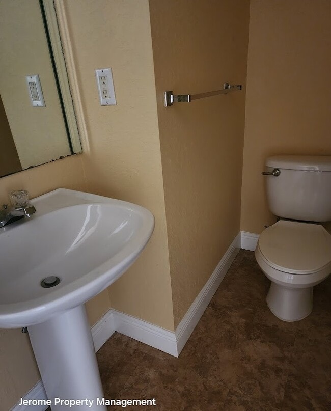 Building Photo - 5011 Sunridge Palms Dr