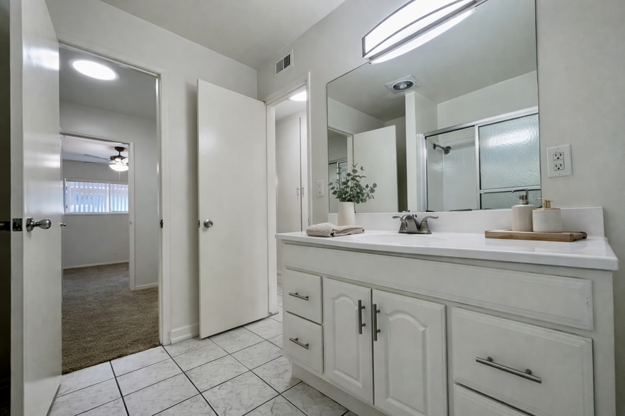 Building Photo - 7722 Cypress Dr