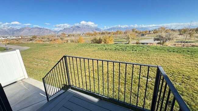 Building Photo - 404 Grassland Dr