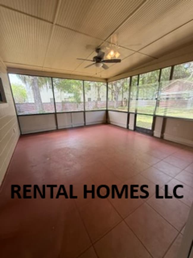 Building Photo - Total Privacy Home, Huge Detached Garage & No HOA in Beautiful Lake Mary