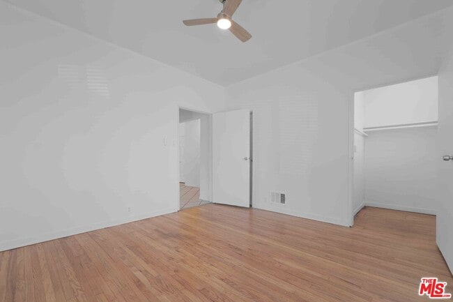 Building Photo - 2452 W 18th St