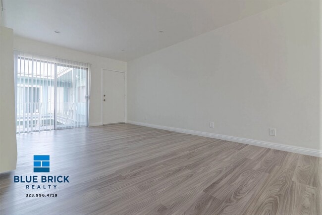 Building Photo - 14766 Delano St