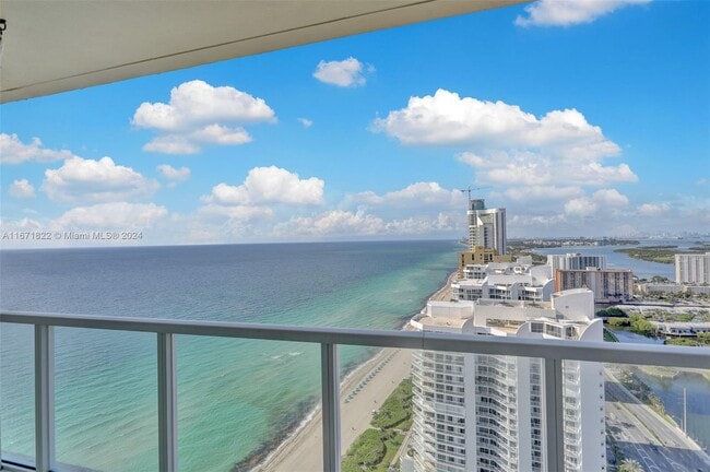 Building Photo - 16699 Collins Ave