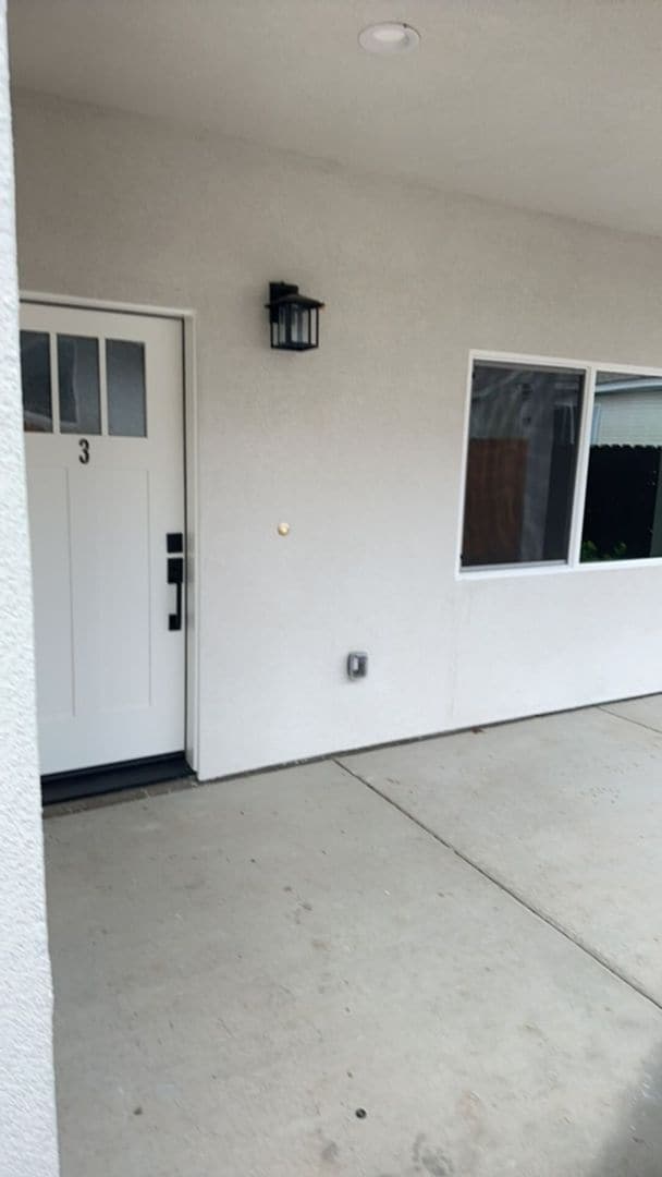 Building Photo - 101 E Lindo Ave