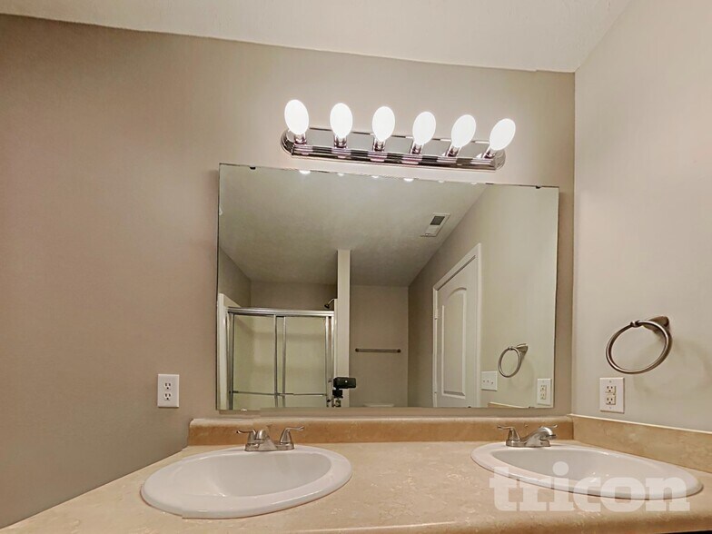 Building Photo - 11178 N Trapunto Ln