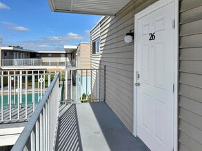 Building Photo - 1500 Crescent Cir