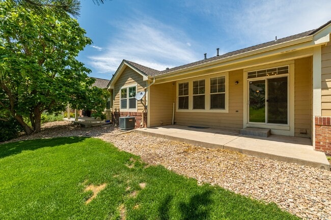 Building Photo - This beautiful 3-bedroom, 3-bathroom in Parker