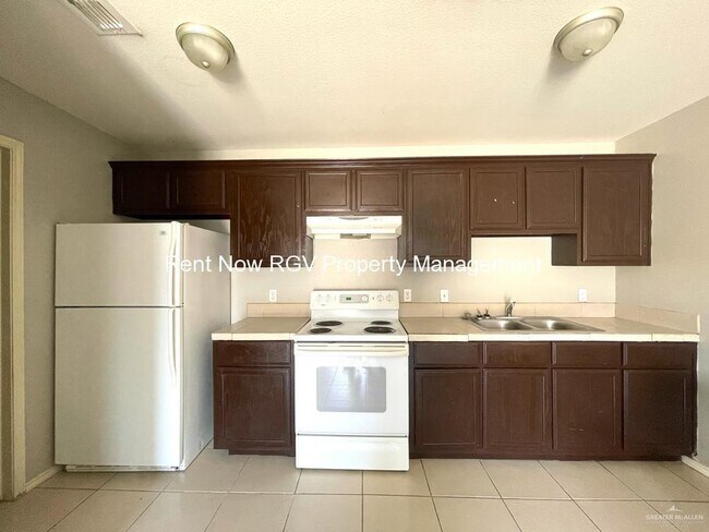 Building Photo - 12 Miroslava Ave