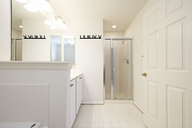 Building Photo - Pet-Friendly Cherry Hill Townhome