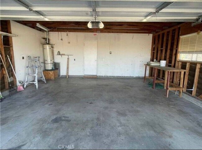 Building Photo - Cute and cozy 2 bedroom 1 bath