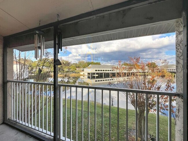 Building Photo - 185 N Pearl Lake Causeway