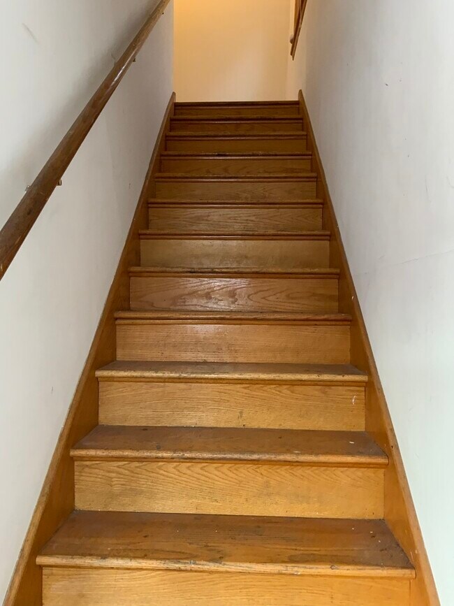 Building Photo - 1165 S Humphrey Ave