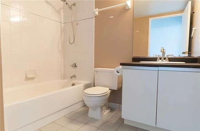 Building Photo - 1020 Warburton Ave