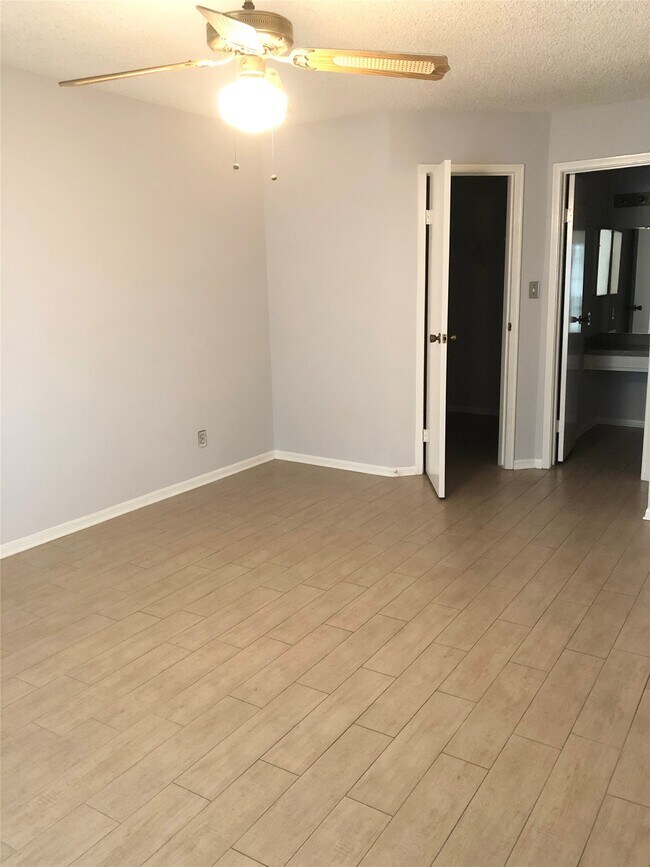 Building Photo - 2120 El Paseo St