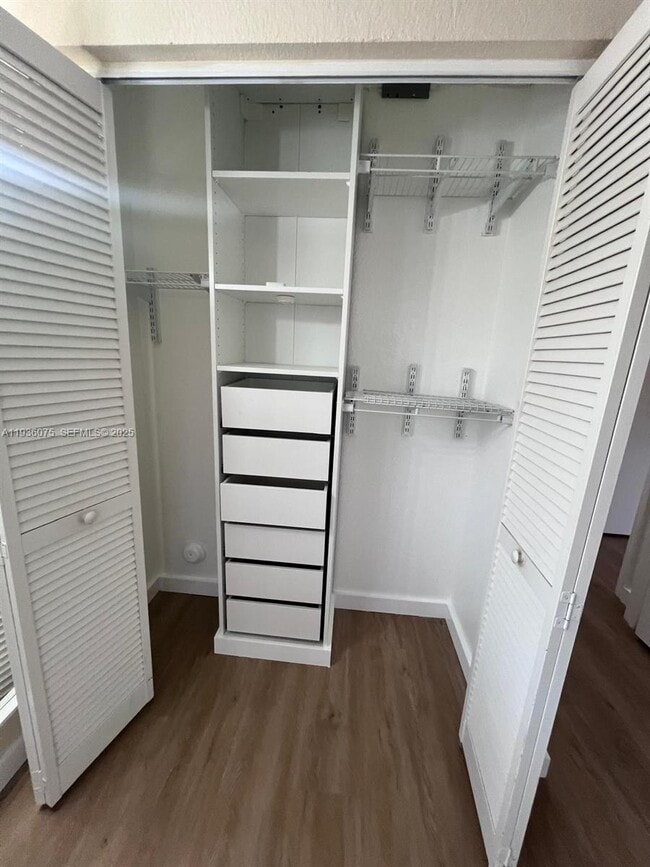 Building Photo - 2098 NE 167th St