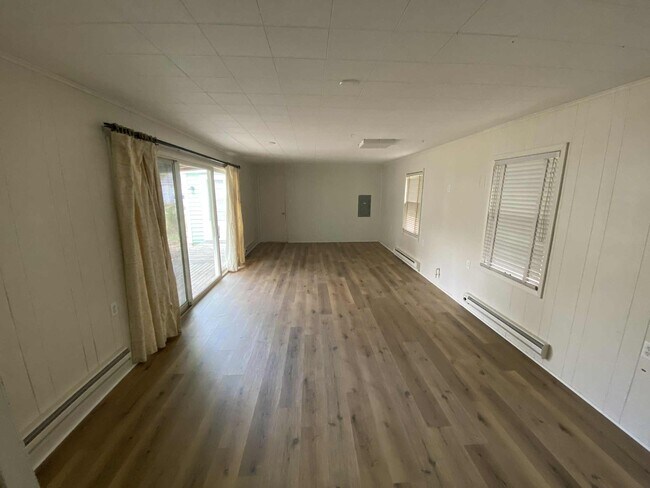 Building Photo - 2629 Dodge Ave