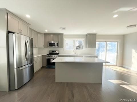 Building Photo - 27 Church St