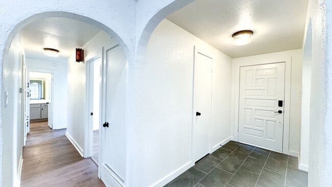 Building Photo - 8421 Randy Dr