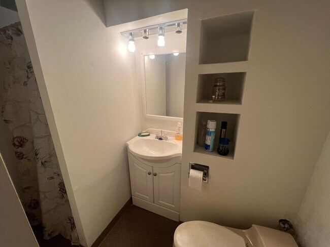 Building Photo - 1207 Churchill Rd