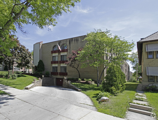 Primary Photo - Westport Apartments