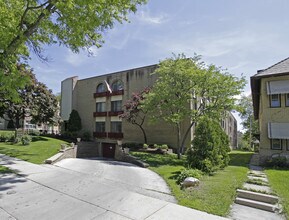 Building Photo - Westport Apartments