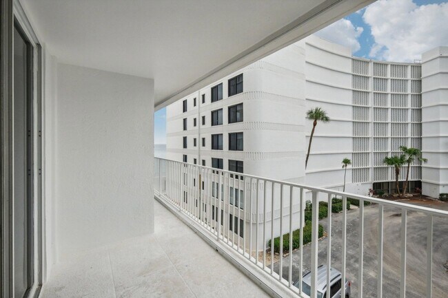 Building Photo - 3580 S Ocean Blvd