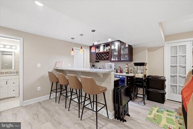 Building Photo - 911 Riva Ridge Dr