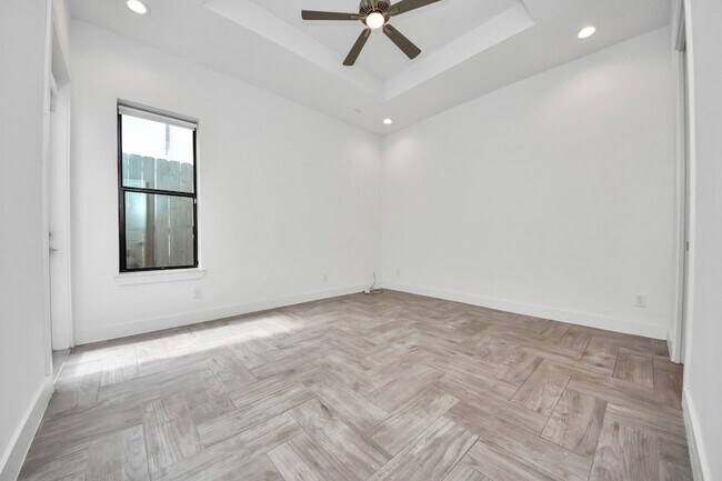 Building Photo - 1703 Cedrocanna Ln