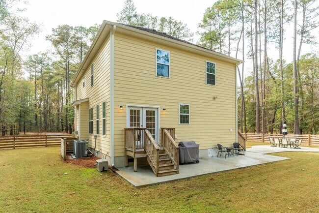 Building Photo - 4 Bedroom, 2.5 Bathroom Home in The Refuge at Ravenel - Ravenel