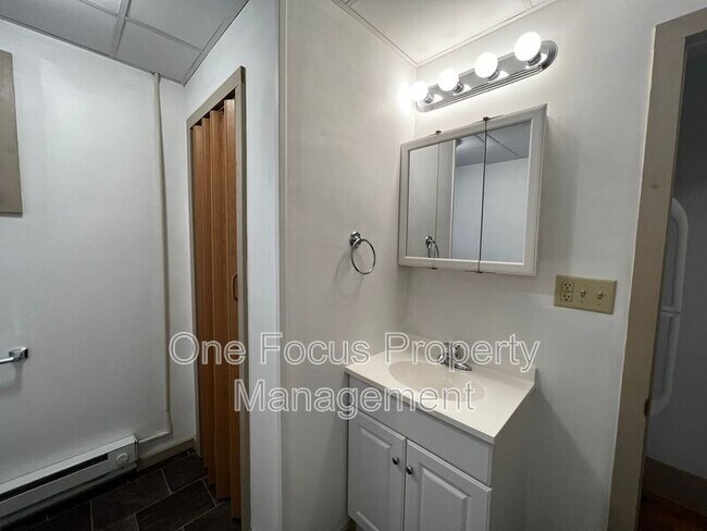 Building Photo - 525 W Church St