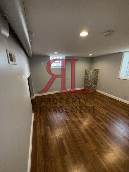 Building Photo - 722 Sheridan Ave