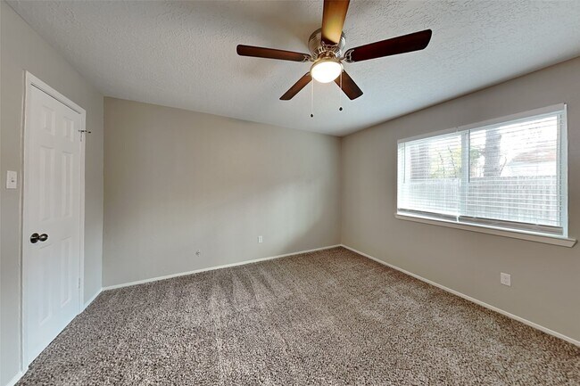 Building Photo - 9906 Dornoch Dr