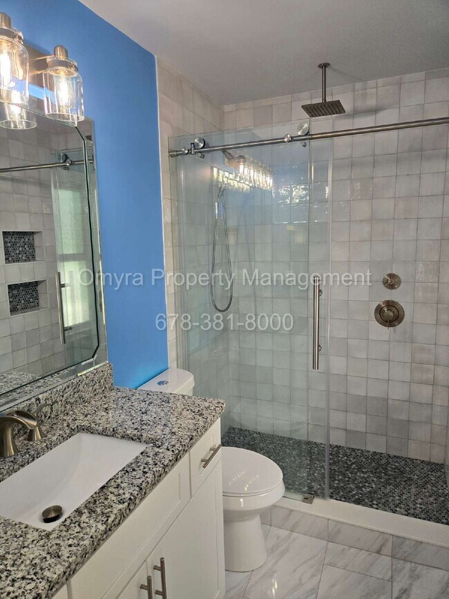 Building Photo - Gorgeous 3 Bedroom House in Atlanta!