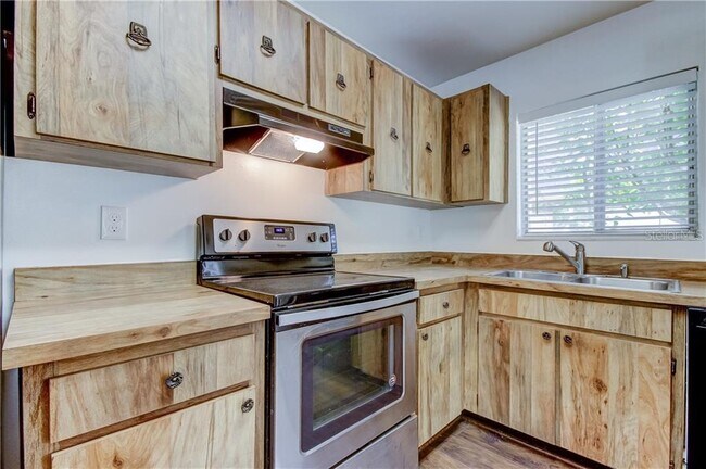 Building Photo - 2945 Lichen Ln