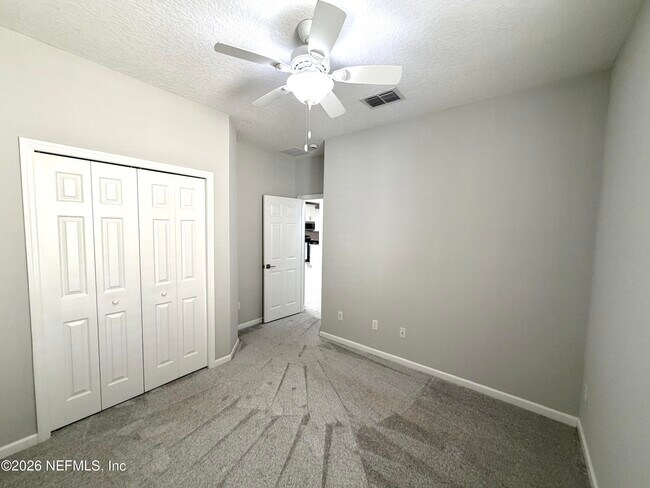 Building Photo - 197 Spring Park Ave