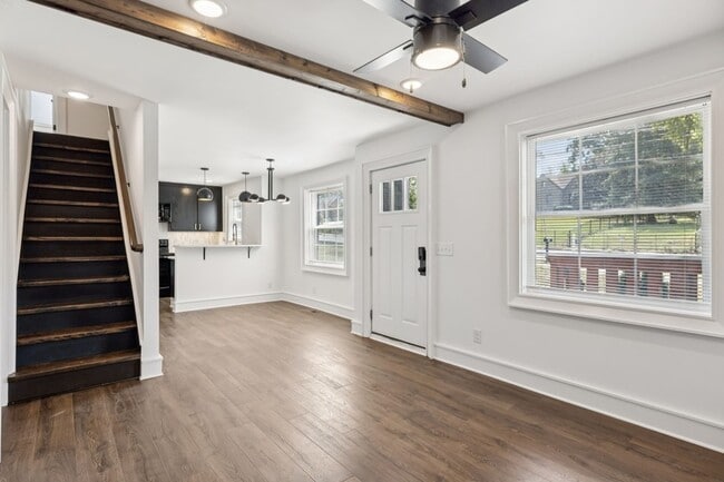 Building Photo - 1615 Cahal Ave