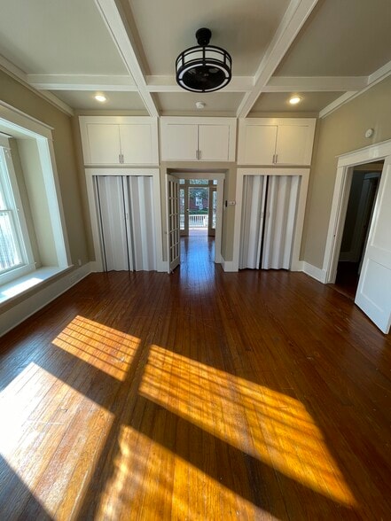 Guest Bedroom - 501 W Mistletoe Ave
